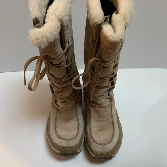 CAT Caterpillar Polartec  calf high Sherpa fleece beige suede boots Sz 6.5 - Picture 6 of 11